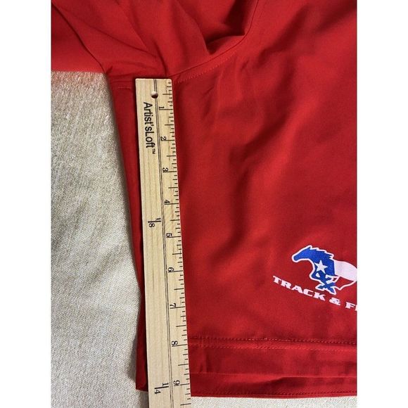 Under Armour Men's Size large Track and Filed Red with pockets  shorts - Picture 6 of 10